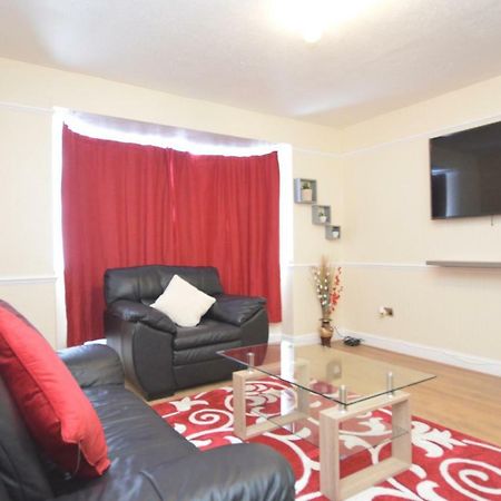 Four Bedroom Townhouse 12 Minutes Walk To Excel Exhibition Centre London Exteriör bild
