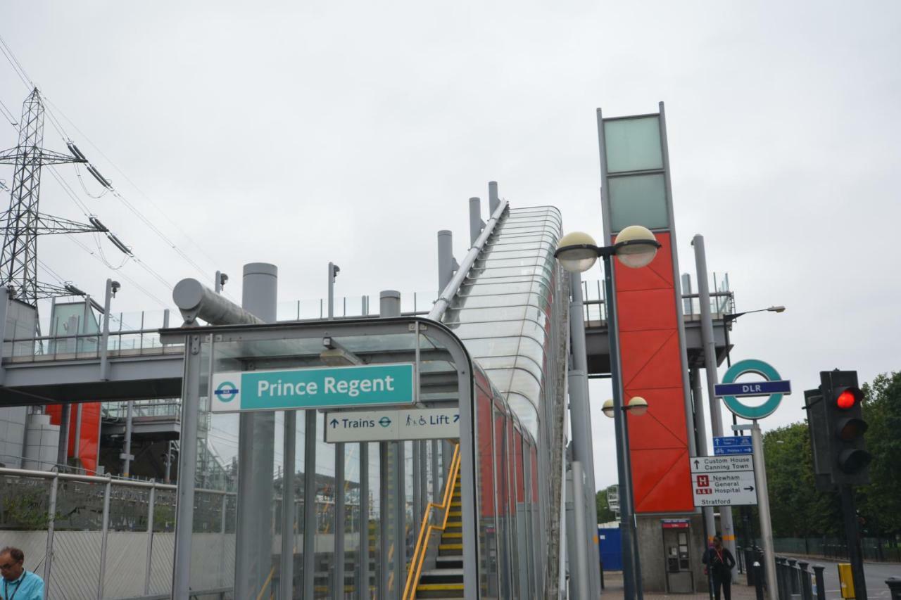 Four Bedroom Townhouse 12 Minutes Walk To Excel Exhibition Centre London Exteriör bild