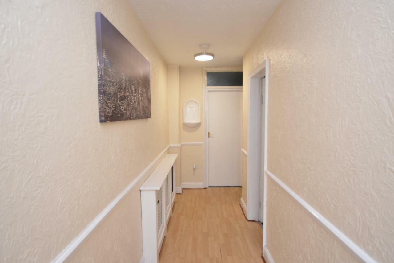Four Bedroom Townhouse 12 Minutes Walk To Excel Exhibition Centre London Exteriör bild
