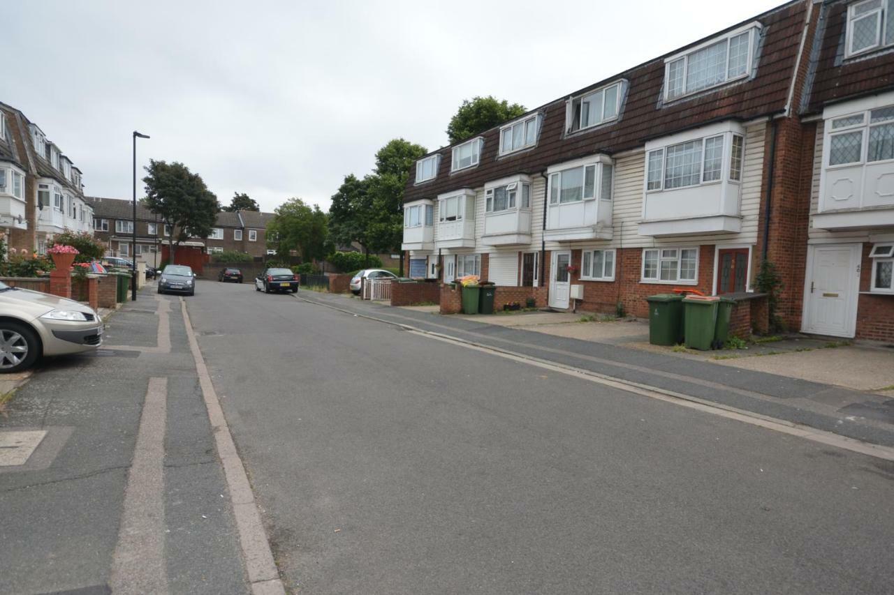 Four Bedroom Townhouse 12 Minutes Walk To Excel Exhibition Centre London Exteriör bild