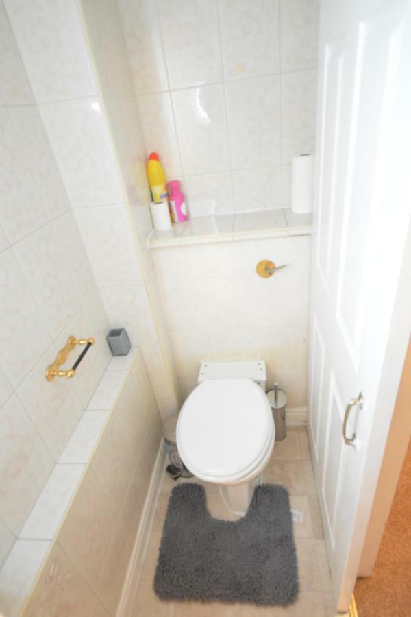 Four Bedroom Townhouse 12 Minutes Walk To Excel Exhibition Centre London Exteriör bild
