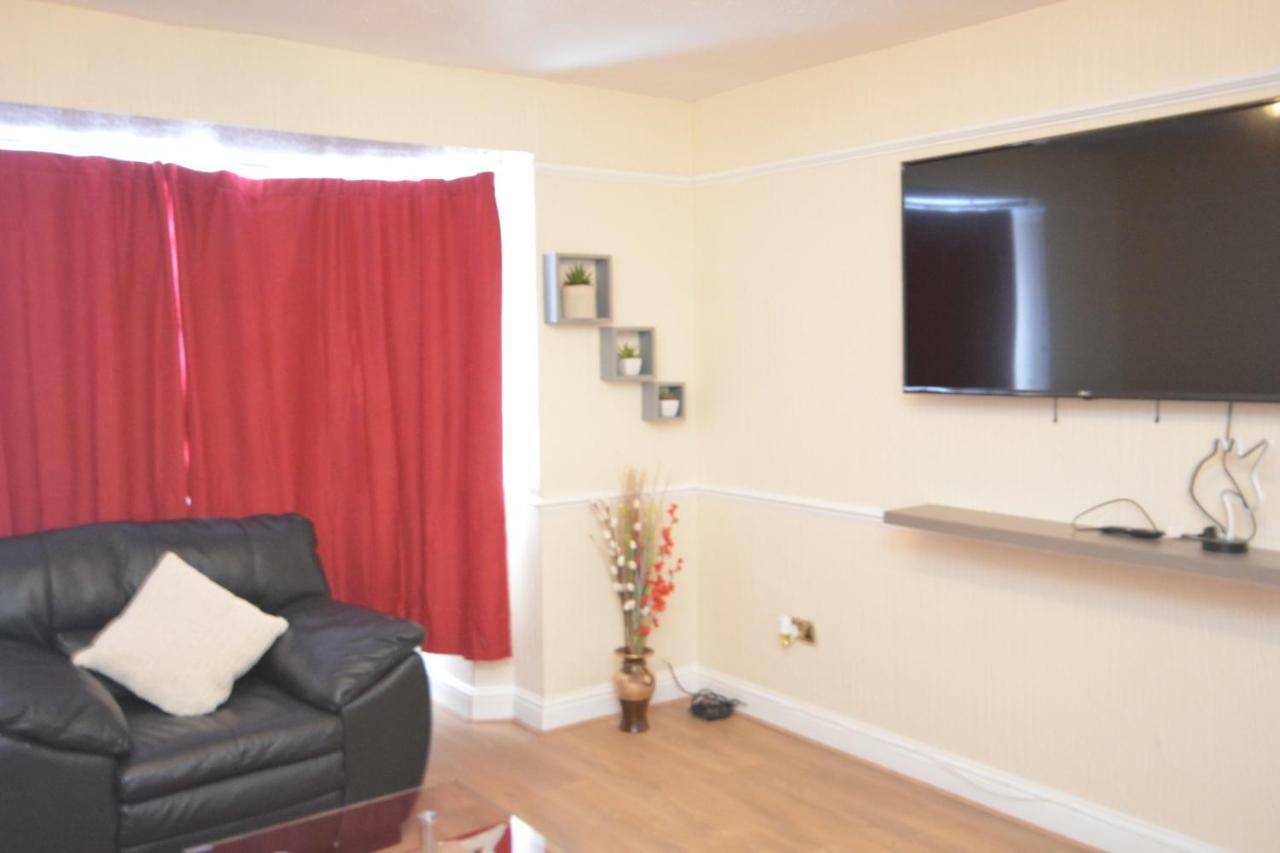 Four Bedroom Townhouse 12 Minutes Walk To Excel Exhibition Centre London Exteriör bild
