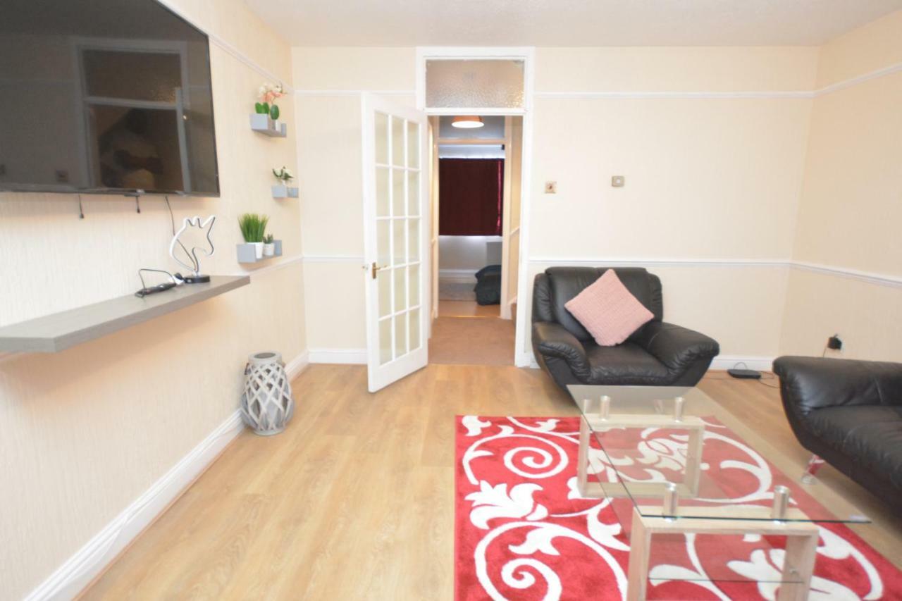 Four Bedroom Townhouse 12 Minutes Walk To Excel Exhibition Centre London Exteriör bild