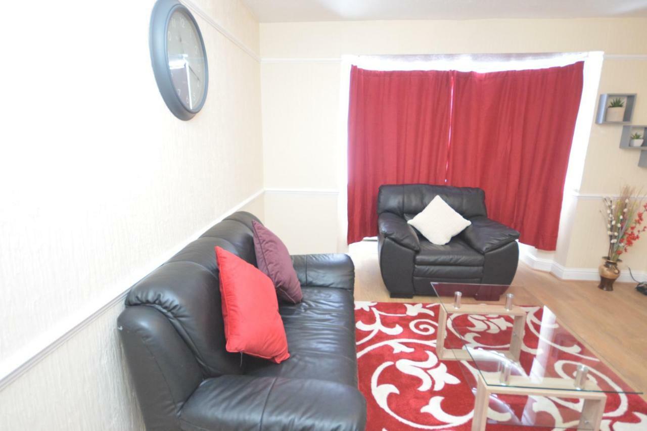 Four Bedroom Townhouse 12 Minutes Walk To Excel Exhibition Centre London Exteriör bild