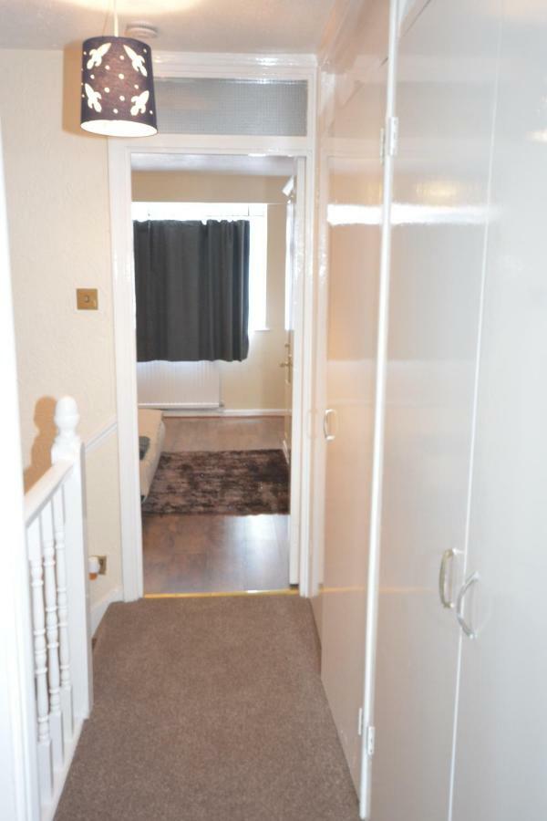 Four Bedroom Townhouse 12 Minutes Walk To Excel Exhibition Centre London Exteriör bild