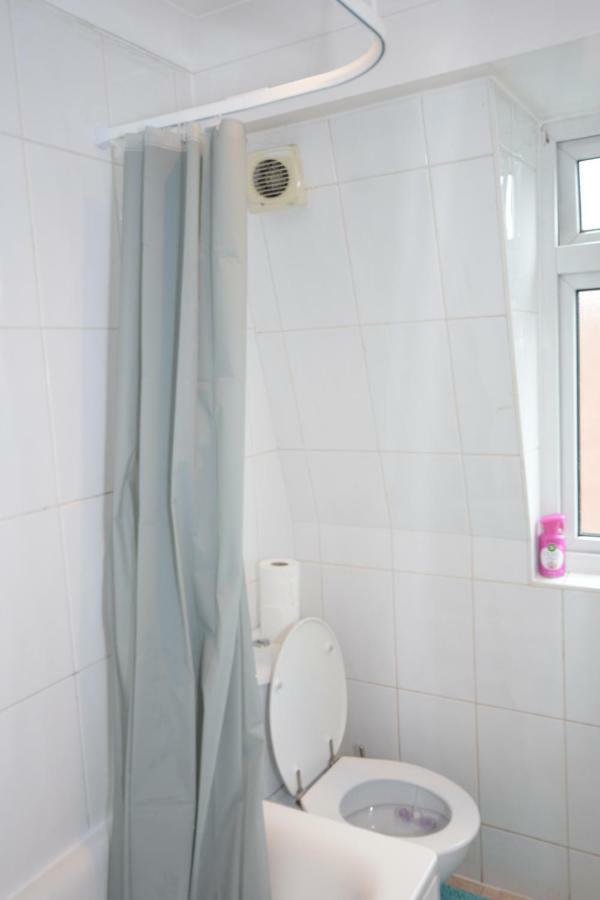 Four Bedroom Townhouse 12 Minutes Walk To Excel Exhibition Centre London Exteriör bild