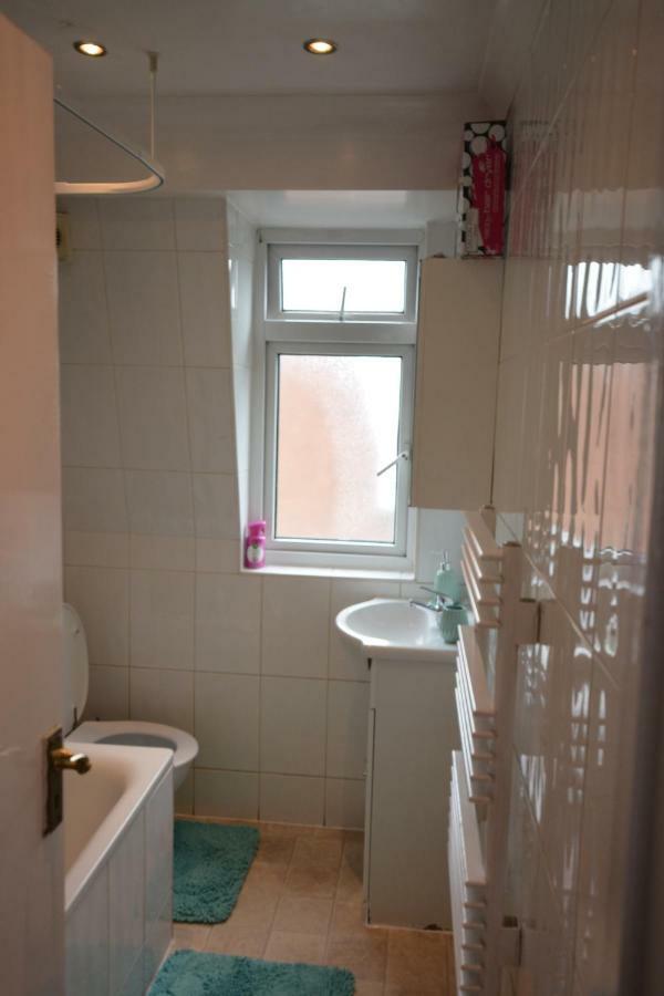 Four Bedroom Townhouse 12 Minutes Walk To Excel Exhibition Centre London Exteriör bild