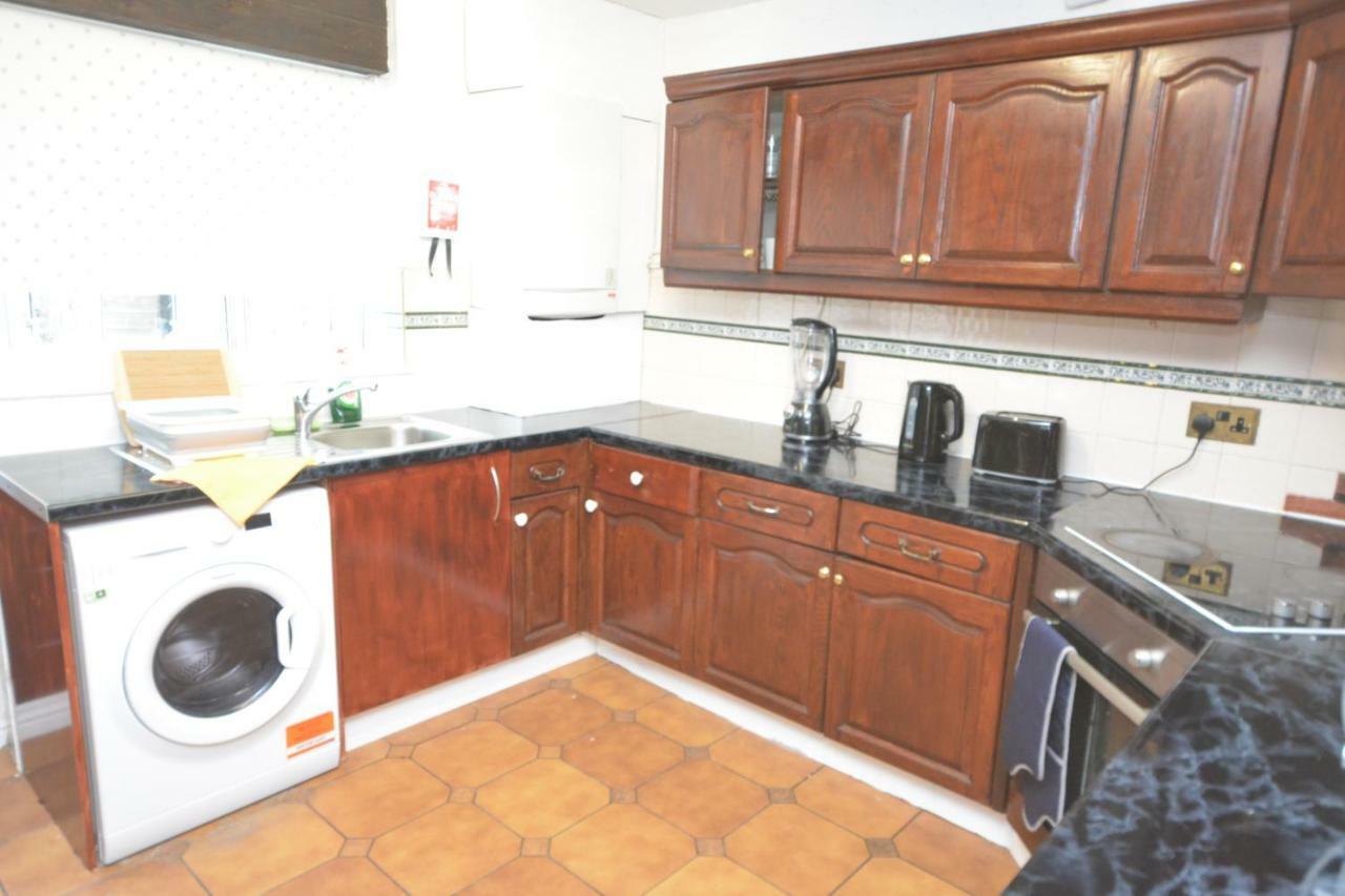 Four Bedroom Townhouse 12 Minutes Walk To Excel Exhibition Centre London Exteriör bild